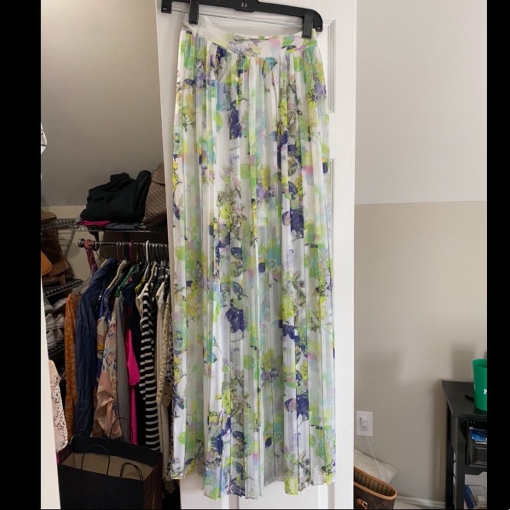 High waisted skirt